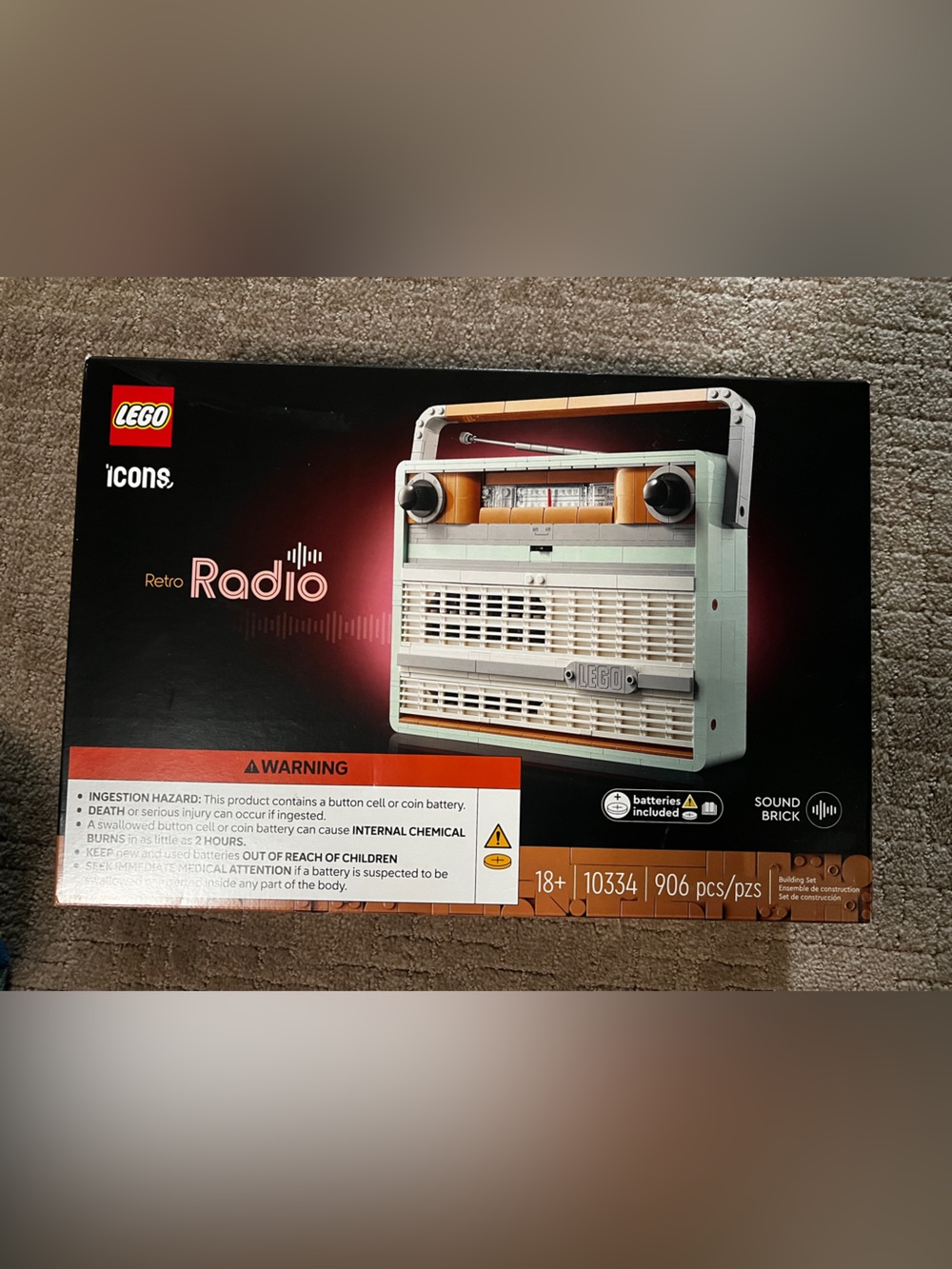 LEGO Icons Retro Radio Model Kit - Mint Green, Tan, White